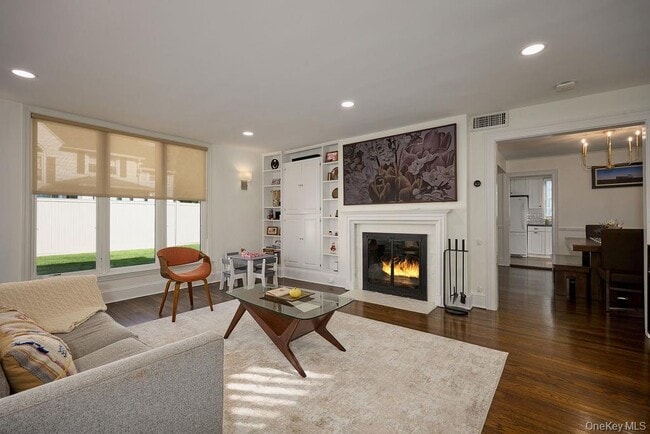 Building Photo - 4 Glenwolde Park