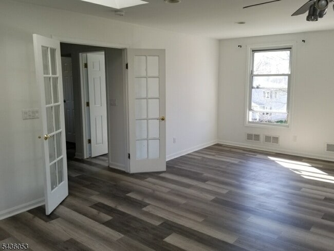 Building Photo - 119 Dartmouth Trail