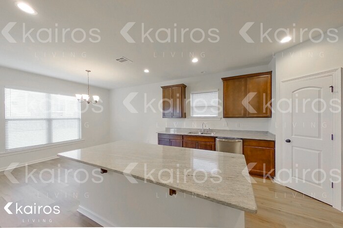 Building Photo - 1743 Park Place Dr