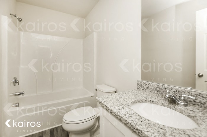 Building Photo - 618 Cartecay Dr
