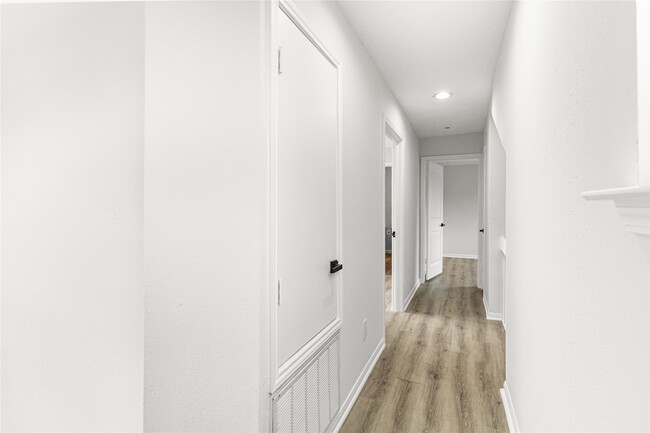 Building Photo - 3718 Storm Creek Dr