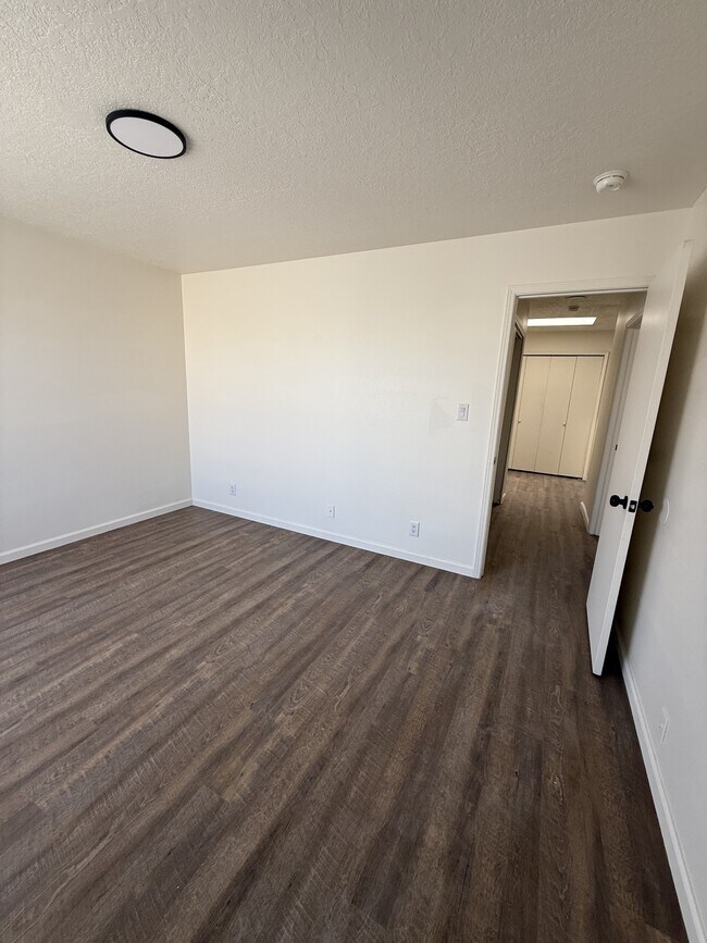 Building Photo - 5408 Jasons Way NE