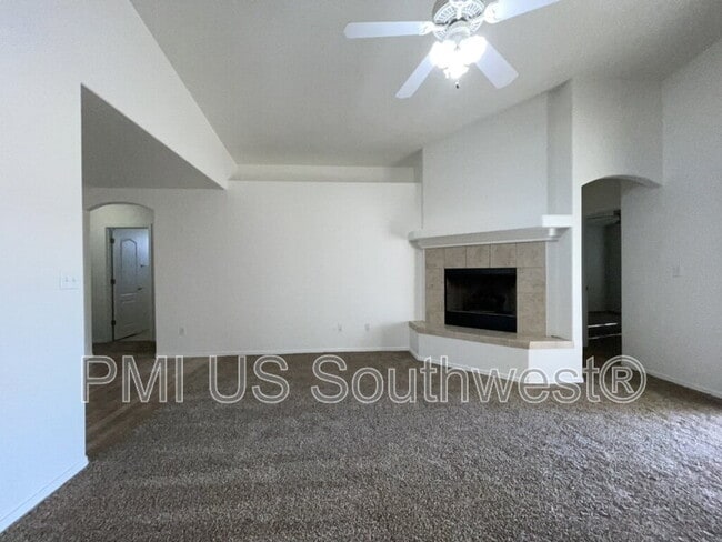 Building Photo - 4891 S Rinaldi Dr