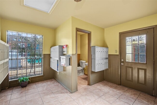 Building Photo - 11540 Chimney Rock Rd