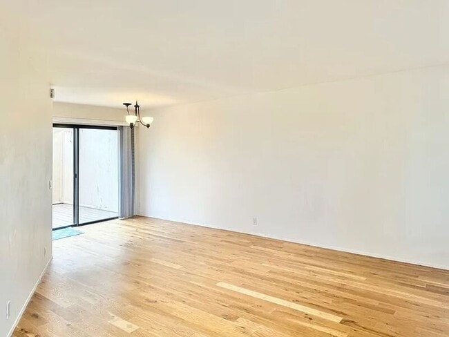 Building Photo - 8316 Via Sonoma