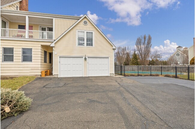 Building Photo - 479 S Benson Rd