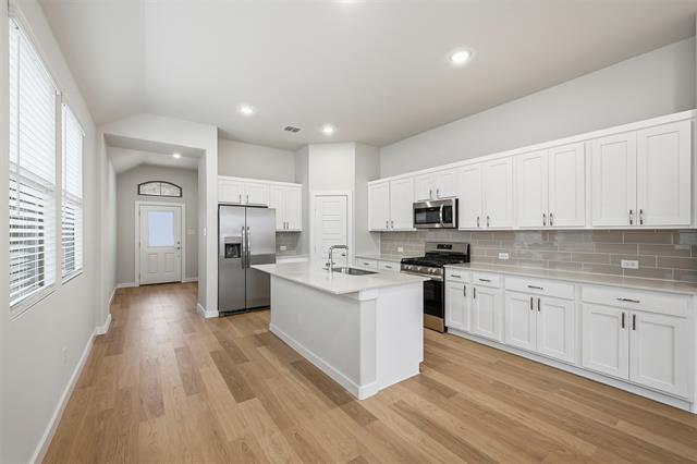 Building Photo - 4005 Sandstone Dr