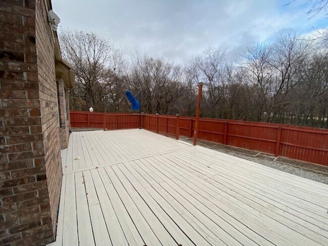 Building Photo - Two-Story Home, 4-5 bedrooms, 2.5 bathroom...