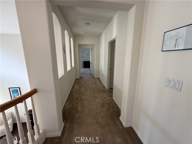 Building Photo - 3 Hollinwood