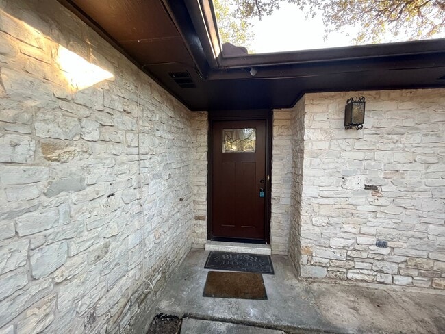 Building Photo - 4526 Maybrook Woods St