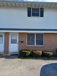 Building Photo - 2 Bedroom 1 Bathroom Apartment in Elizabethtown!