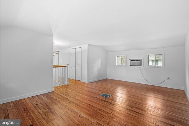 Building Photo - 126 Estaugh Ave