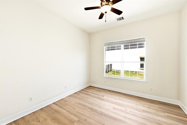 Building Photo - 201 Varco Dr