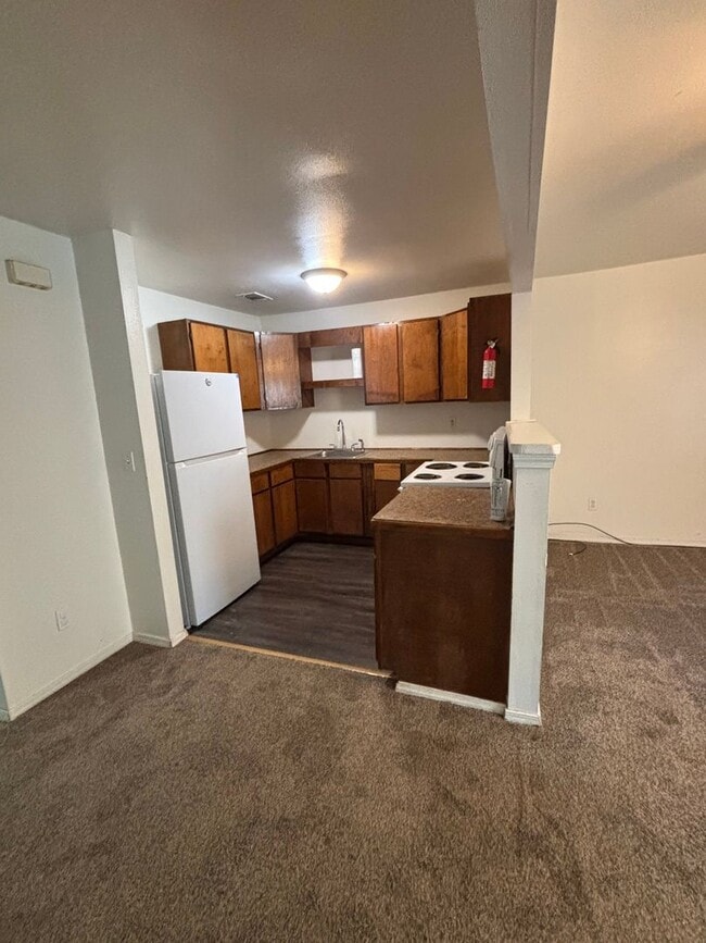 Building Photo - 2 Bed Duplex in Pryor