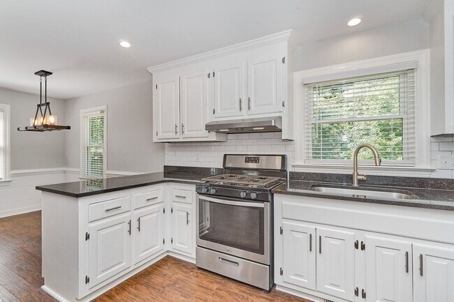 Building Photo - 9395 Blacksmith Dr