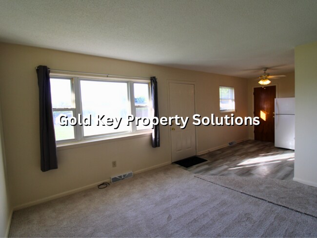 Building Photo - 818-820 Cossack Dr