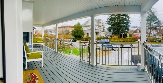 Building Photo - 37 Colonial Pl