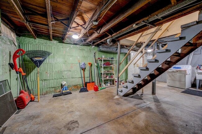 Building Photo - 1041 Ironside Rd