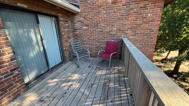Building Photo - 104 Grn Mdws Rd