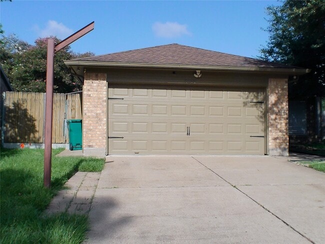 Building Photo - 4422 Haiti Ln
