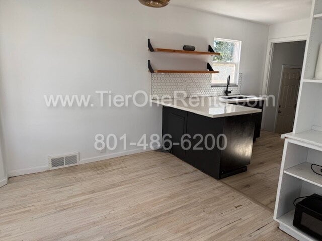 Building Photo - NO DEPOSIT option available for qualified ...