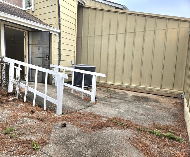 Building Photo - 6172 W Airport Blvd