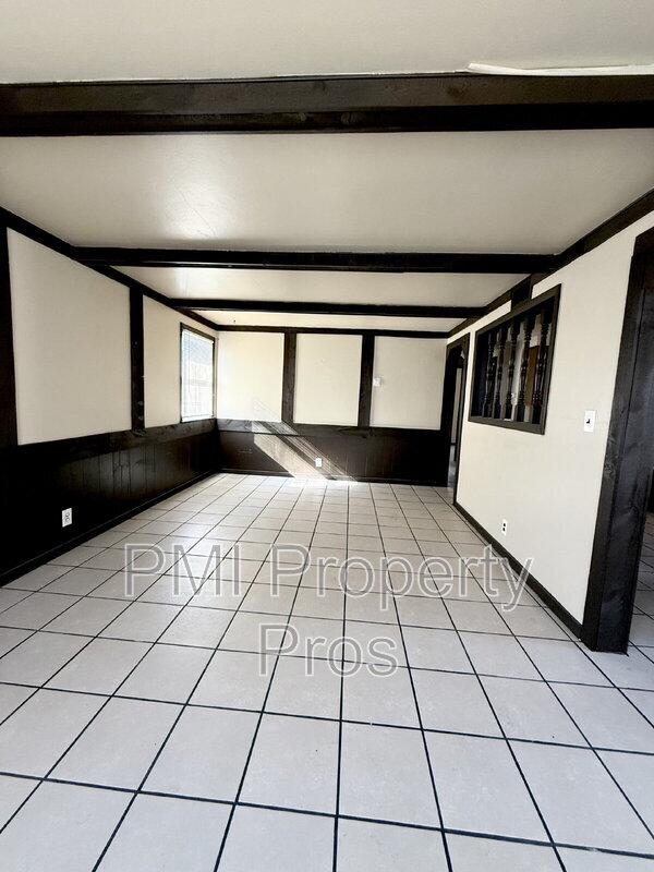Building Photo - 6537 N 58th St