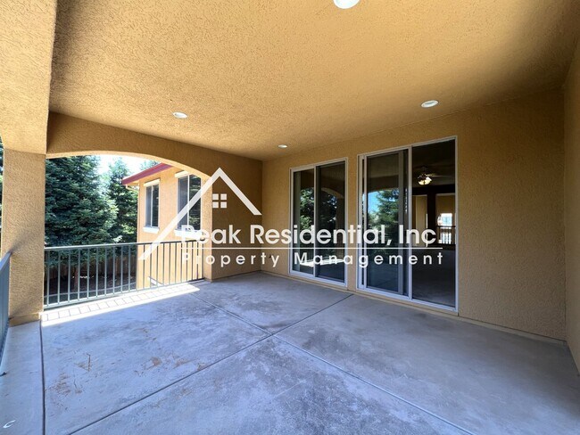 Building Photo - Spacious Anatolia 6bd/3.5ba Home with 5 Car Garage