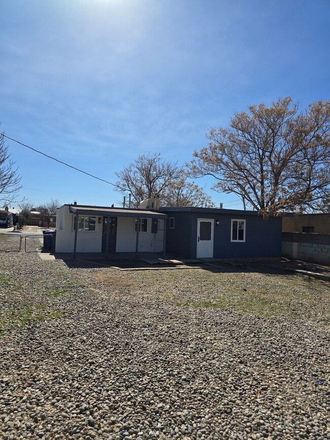 Building Photo - 4811 Comanche Rd NE