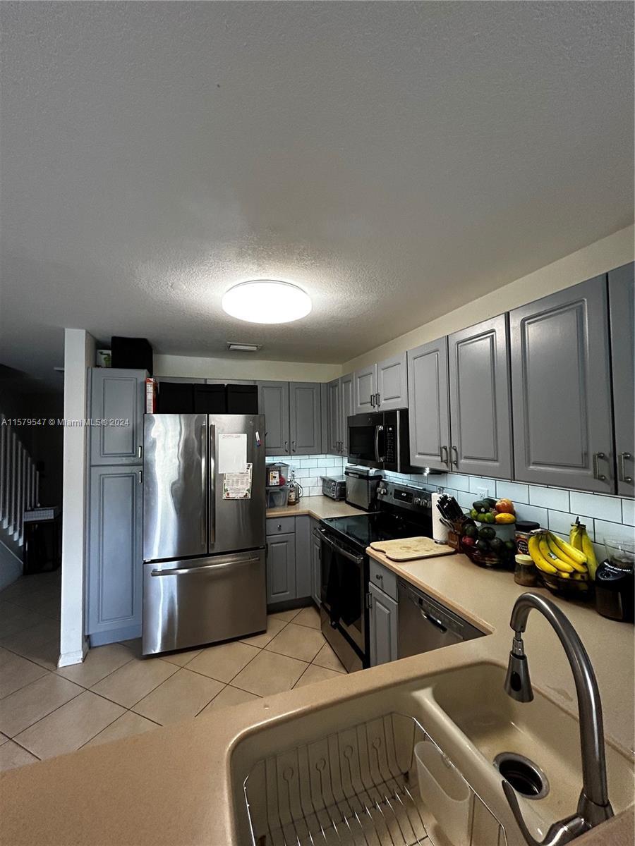Building Photo - 12805 SW 31st Ct