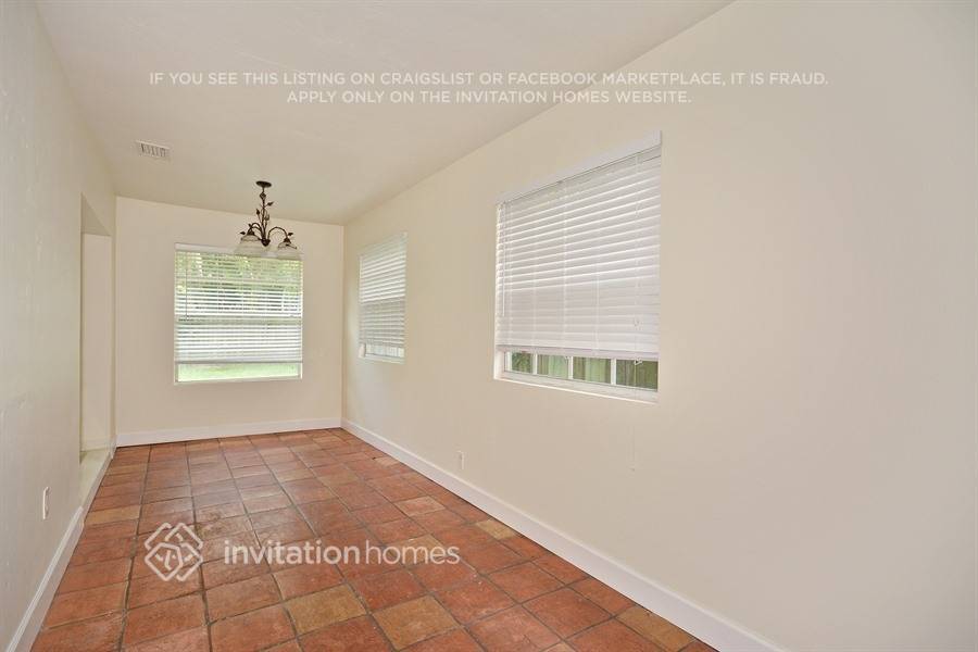 Building Photo - 7602 NW 40th St