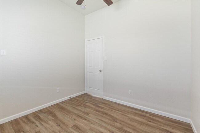 Building Photo - 326 Emerald Ridge Dr