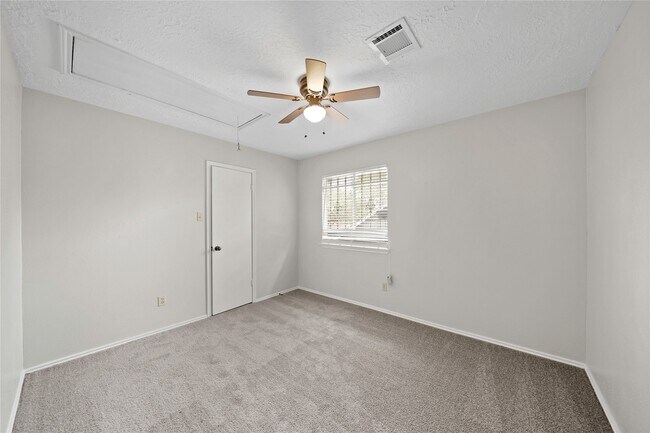 Building Photo - 11311 Brettwood Dr