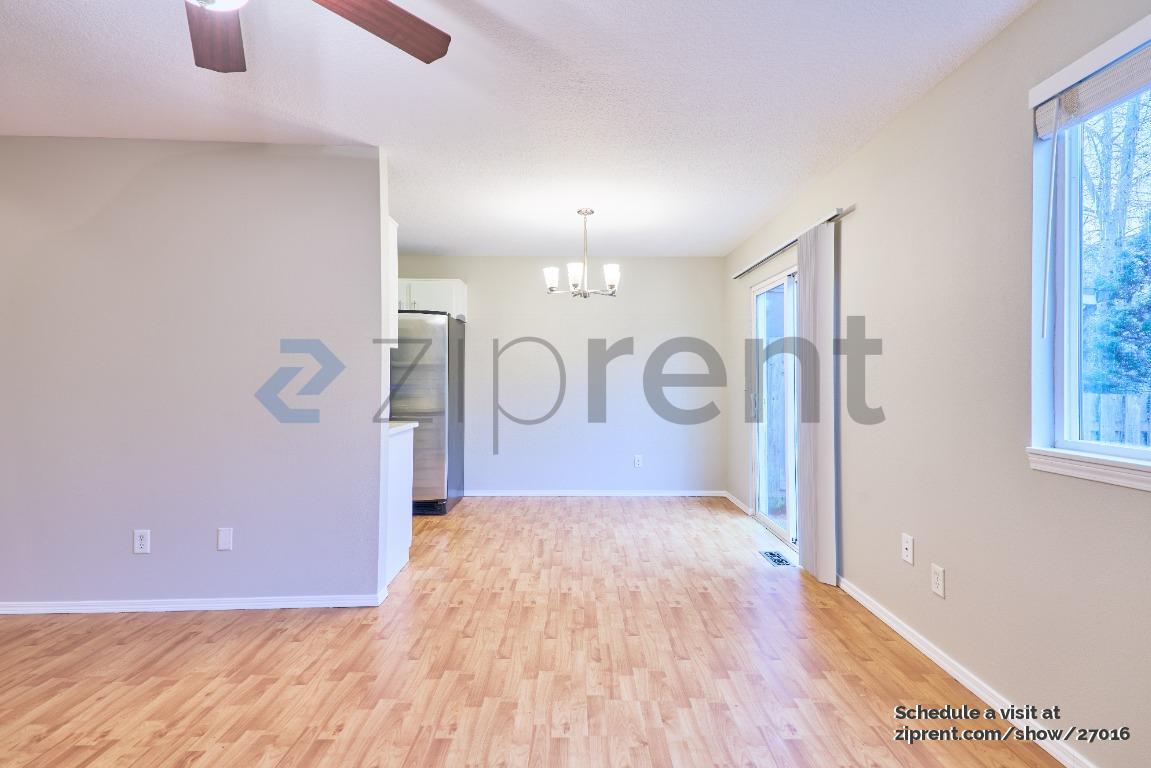 Building Photo - 43 SW 206th Ave