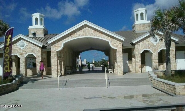 Building Photo - 205 Cardinal Dr