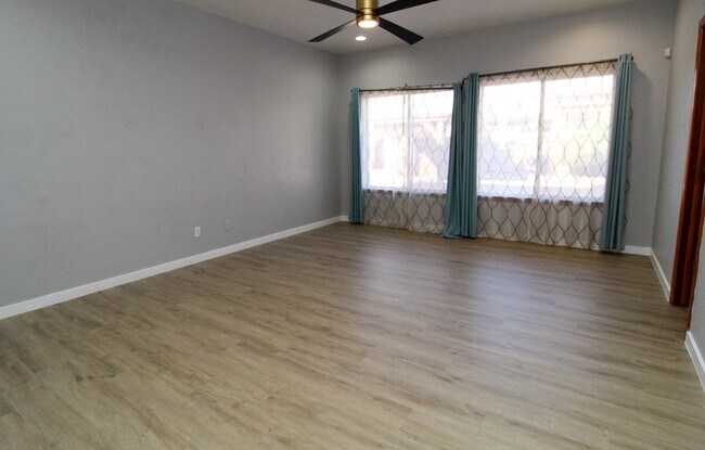 Building Photo - 2081 Paseo Del Prado Dr