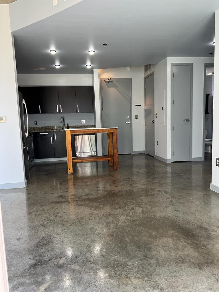 Kitchen - 600 12th Ave S