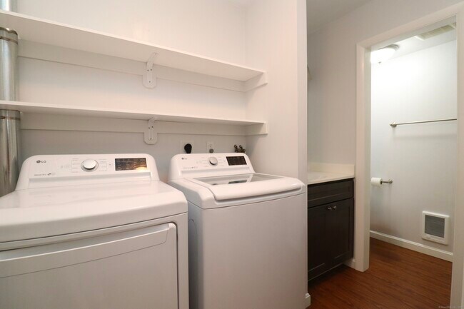Building Photo - 86 Buddington Rd