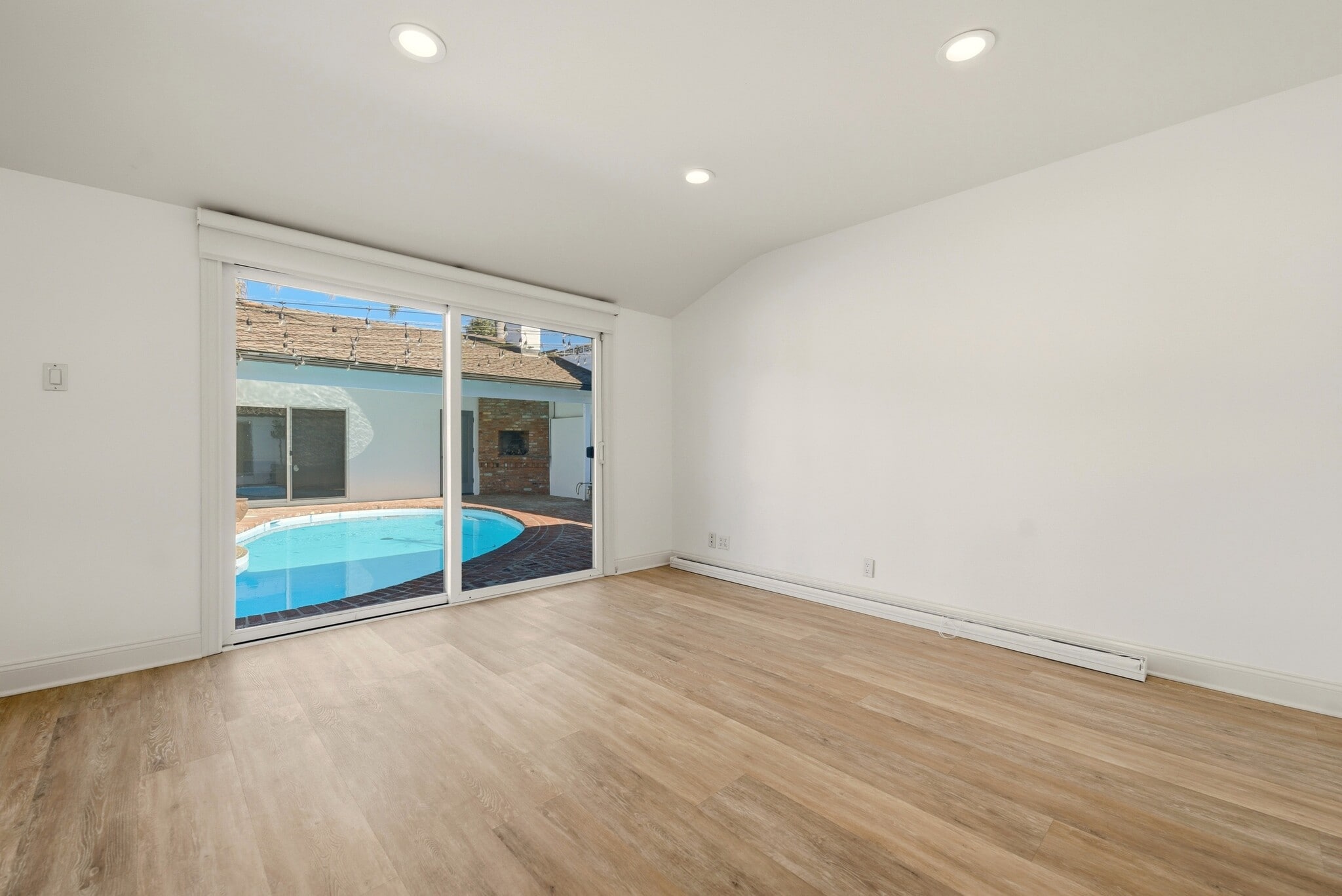 Building Photo - 204 Tranquillo Rd