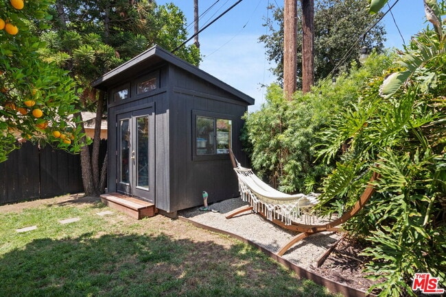 Building Photo - 7339 Lasaine Ave