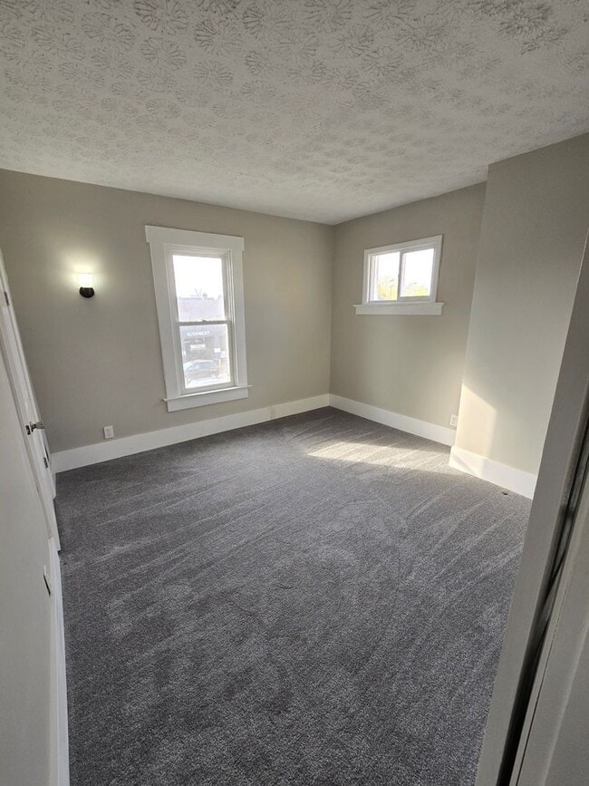 Building Photo - 4 BEDROOM SINGLE FAMILY HOME