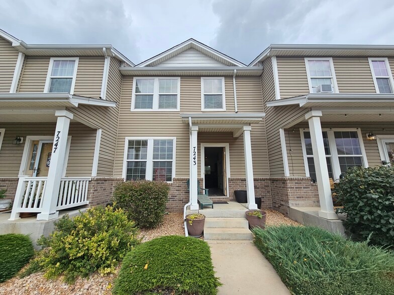 Building Photo - 7243 Country Side Grv