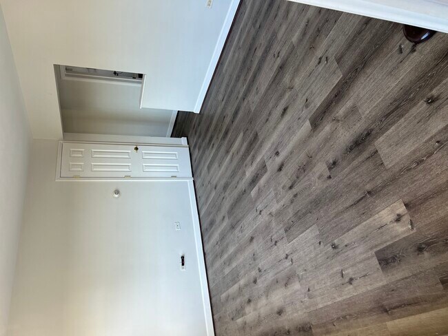 Building Photo - 7716 Ogden Ave