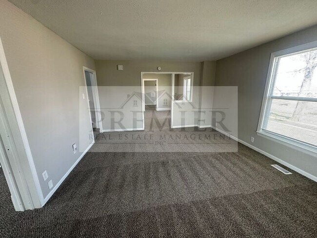 Building Photo - 184 W North St