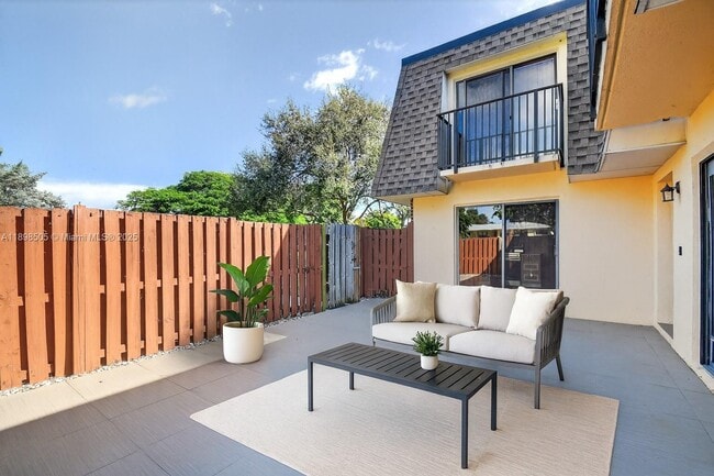 Building Photo - 2913 SW 22nd Cir