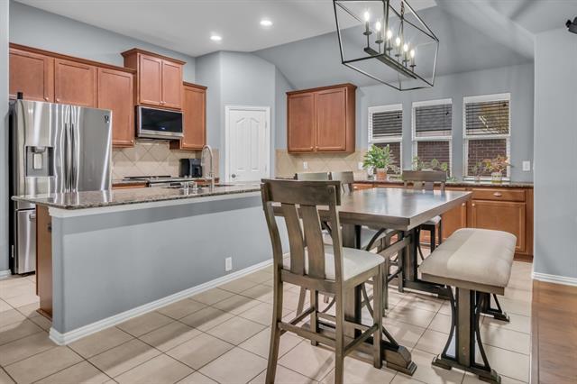 Building Photo - 6548 Fairview Dr