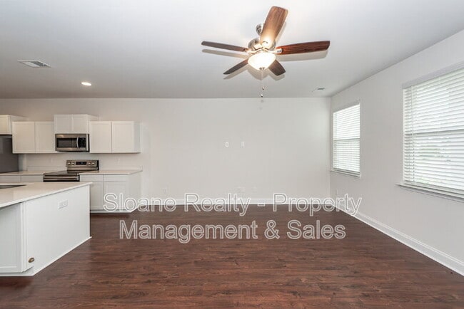 Building Photo - 7787 Montview Rd