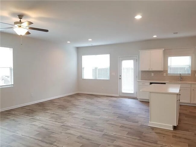 Building Photo - 102 Mansie Park Dr