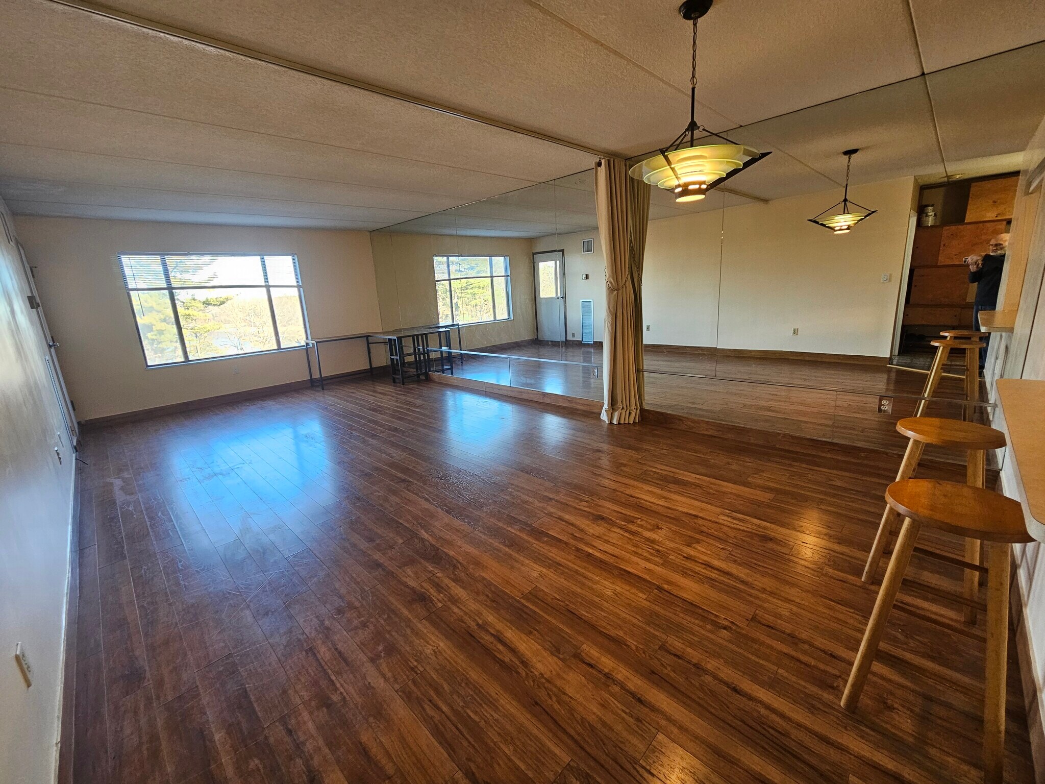 Building Photo - 1550 Worcester Rd