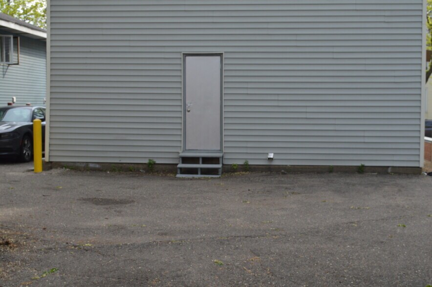 Off Street parking lot - 1425 6th St SE